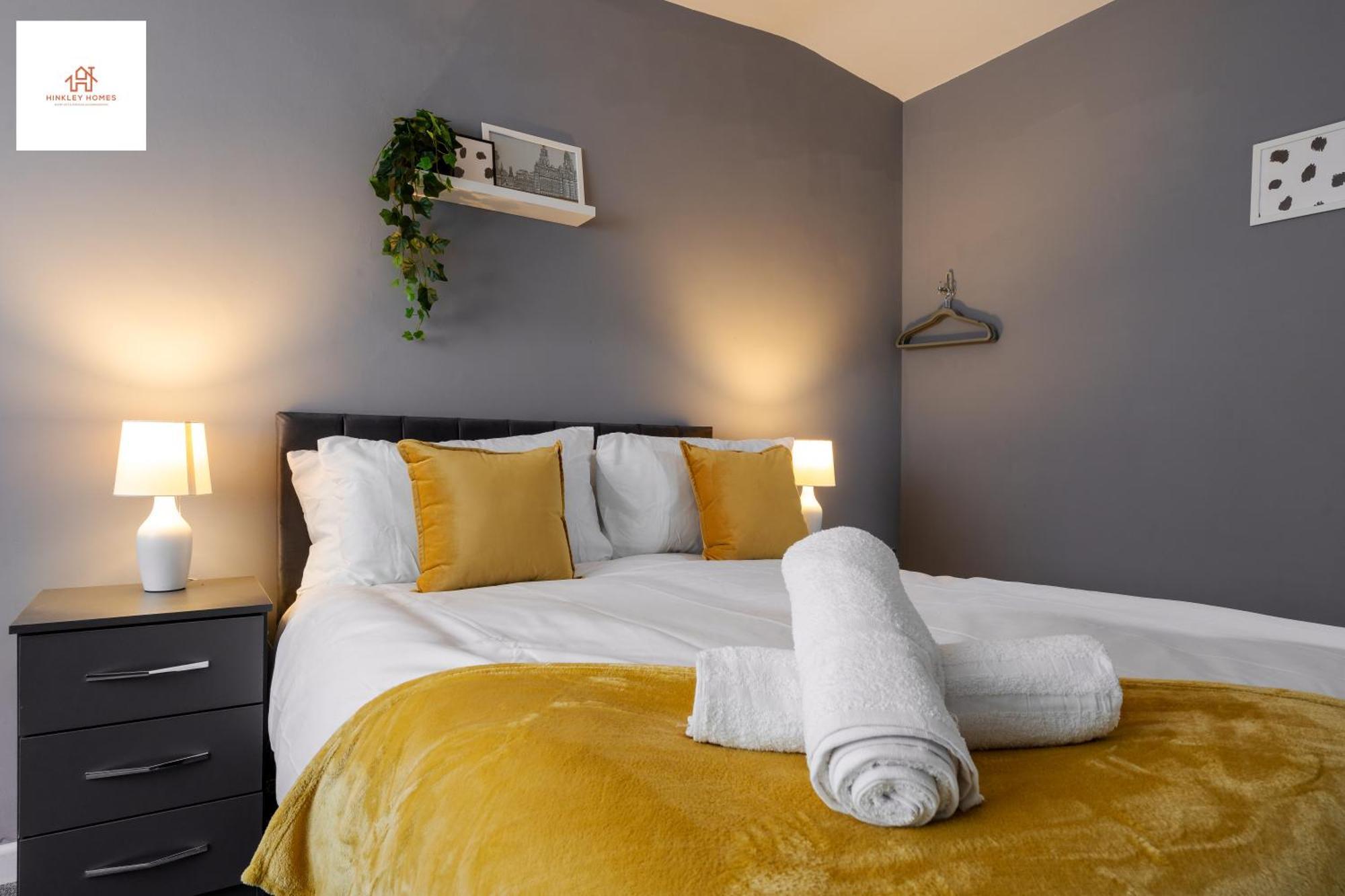 Cosy House - Free Parking - City Centre Apartment