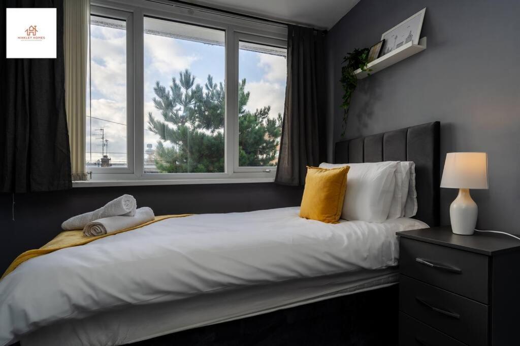 Cosy House - Free Parking - City Centre Apartment *